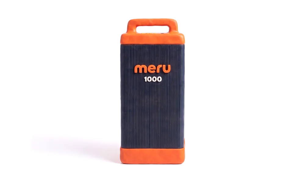 Batería meru 1000 de plastilina: cuerpo caruto con tapas y asa en onoto